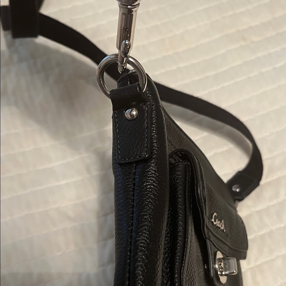 Coach Black Pebbled Leather Crossbody Messenger Bag with Adjustable Strap - Picture 7 of 13
